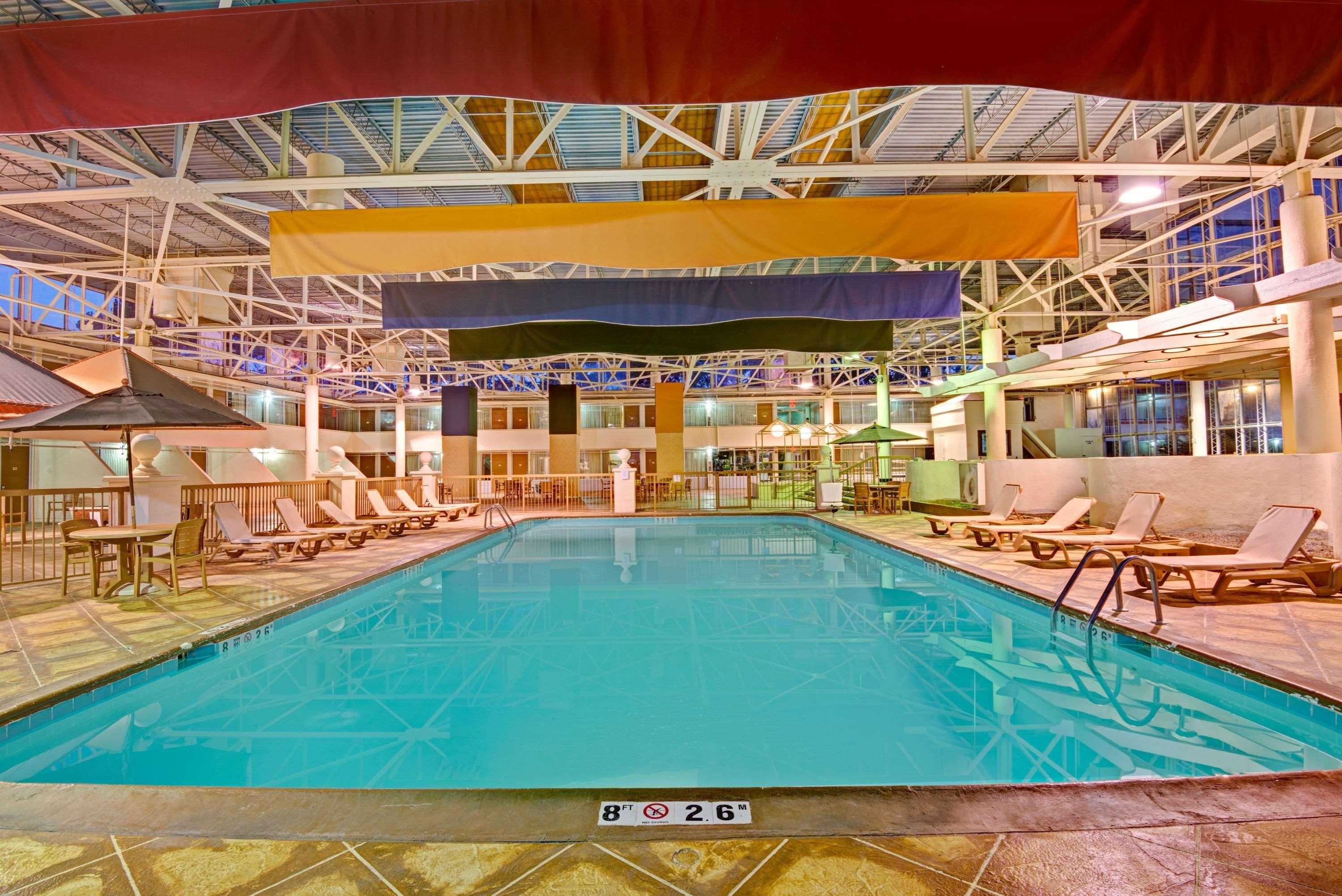 Days Inn By Wyndham Montgomery Near Aum Eksteriør bilde